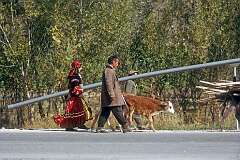 Azerbaijani people along the road in Maku, on the road to Tabriz.