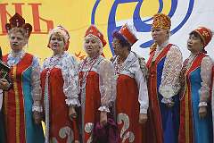 Shymkent, Kazakhstan, 2013 - A choir performing Russian songs.