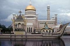 Bandar Seri Begawan, Brunei Darussalam, 1990 - The Omar Ali Saifuddien Mosque, built 1954-1958.