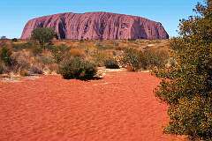 Ulu r u, Northern Territory, Australia - Ulu r u, or Ayers Rock, 348 metres high above the surrounding plain.